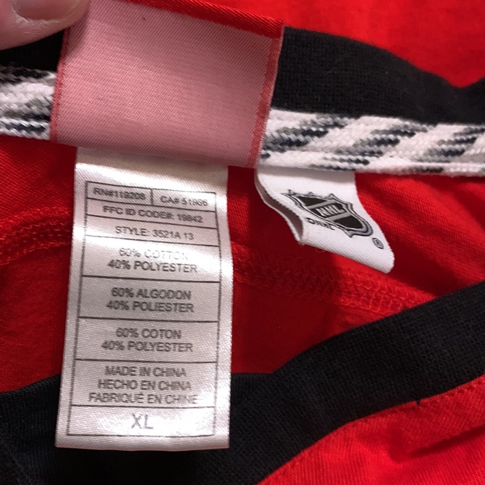 Reebok Chicago Blackhawks Faceoff Edge Long Sleeve T-Shirt - Picture 6 of 6